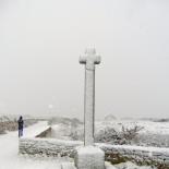 378-le-calvaire-de-trouguer-sous-la-neige