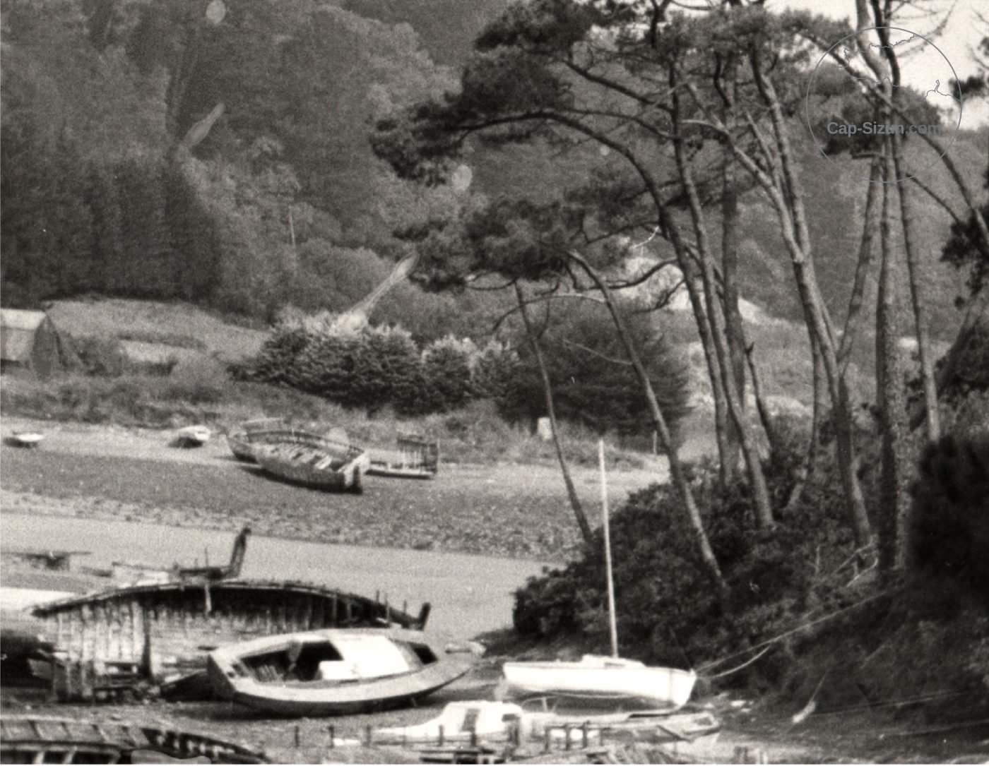 Vieux bateaux à Beg-En-Trug