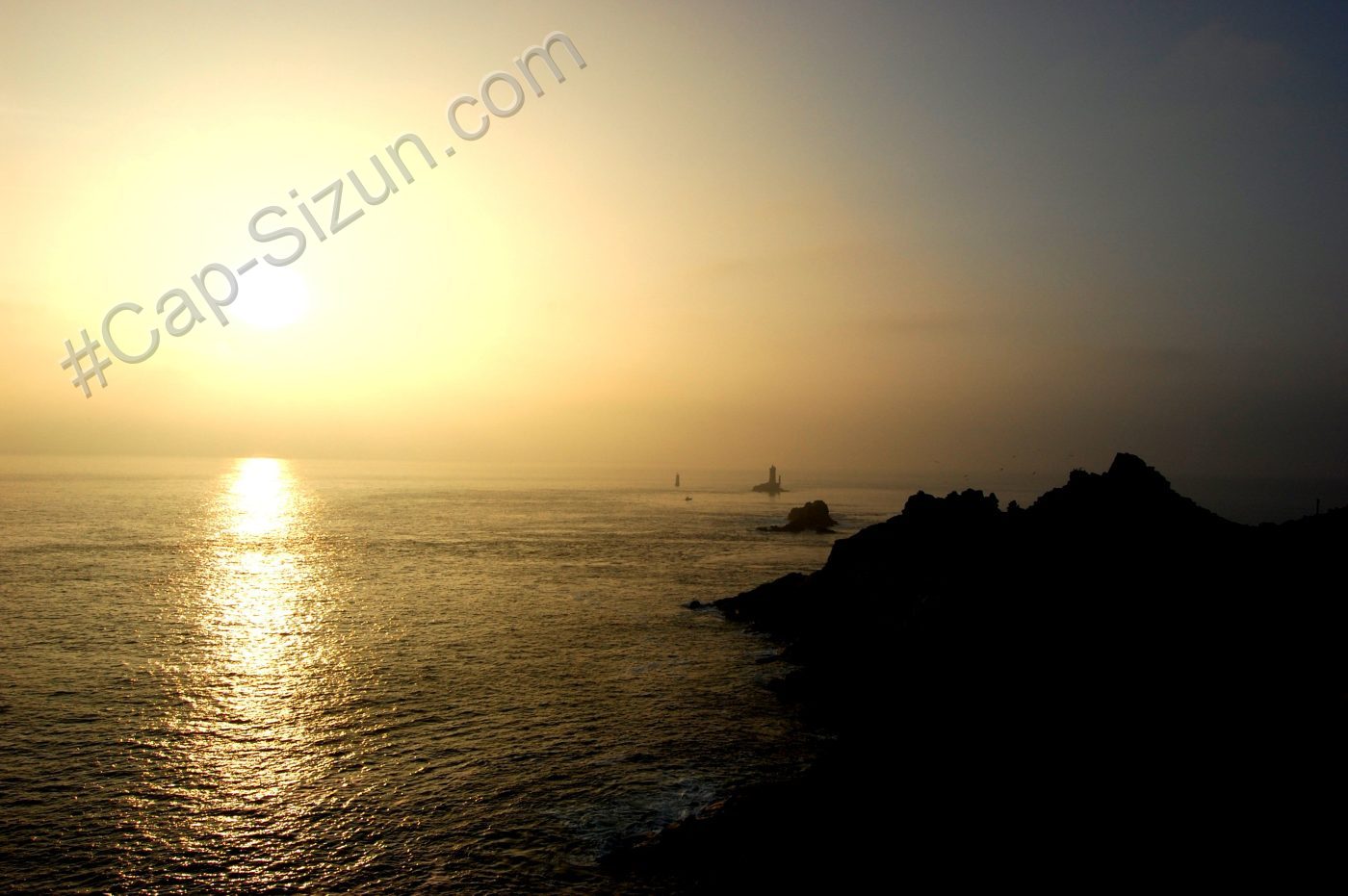 Coucher de soleil sur la Pointe du Raz 