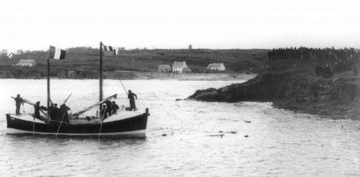Inauguration du canot de sauvetage de Kerros a Primelin en 1936