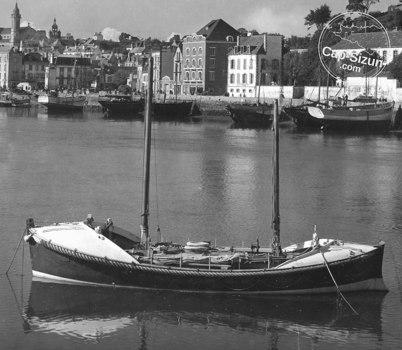 Le canot de sauvetage de Kerros a Audierne en 1950
