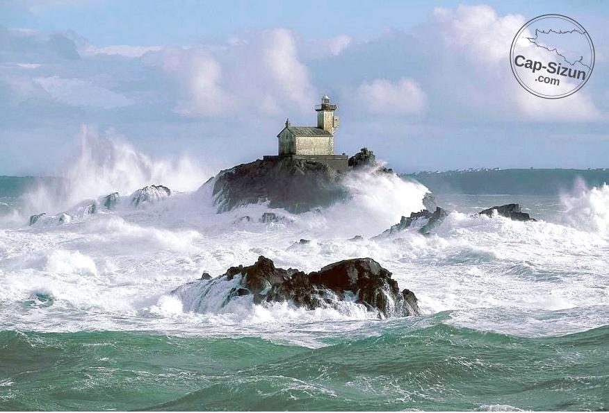 Tévennec dans la tourmente