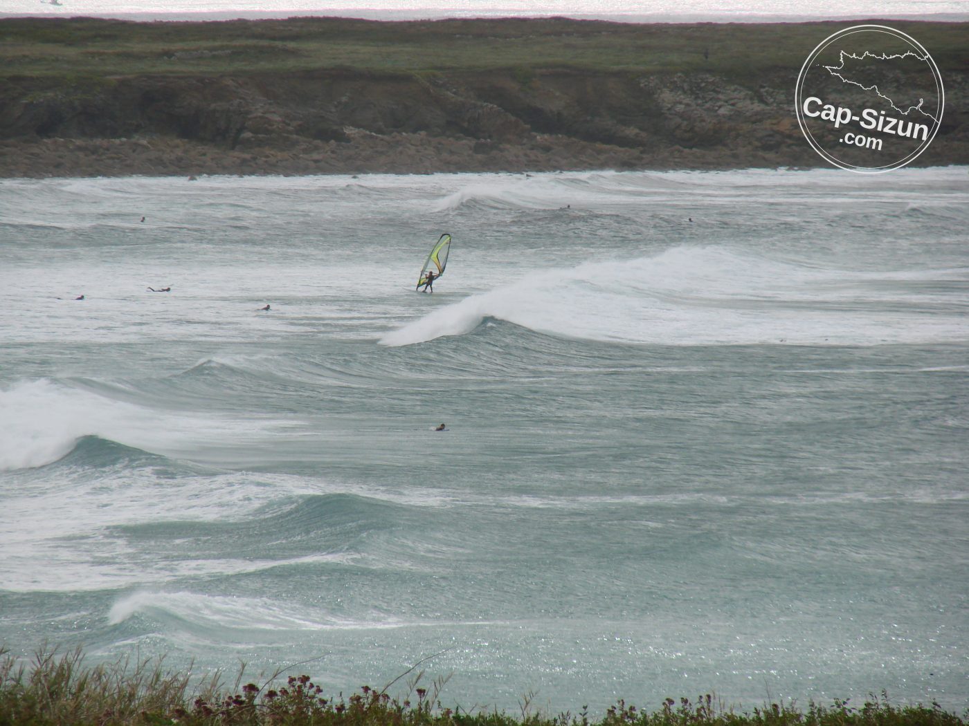 Surfeur à Saint Tugen