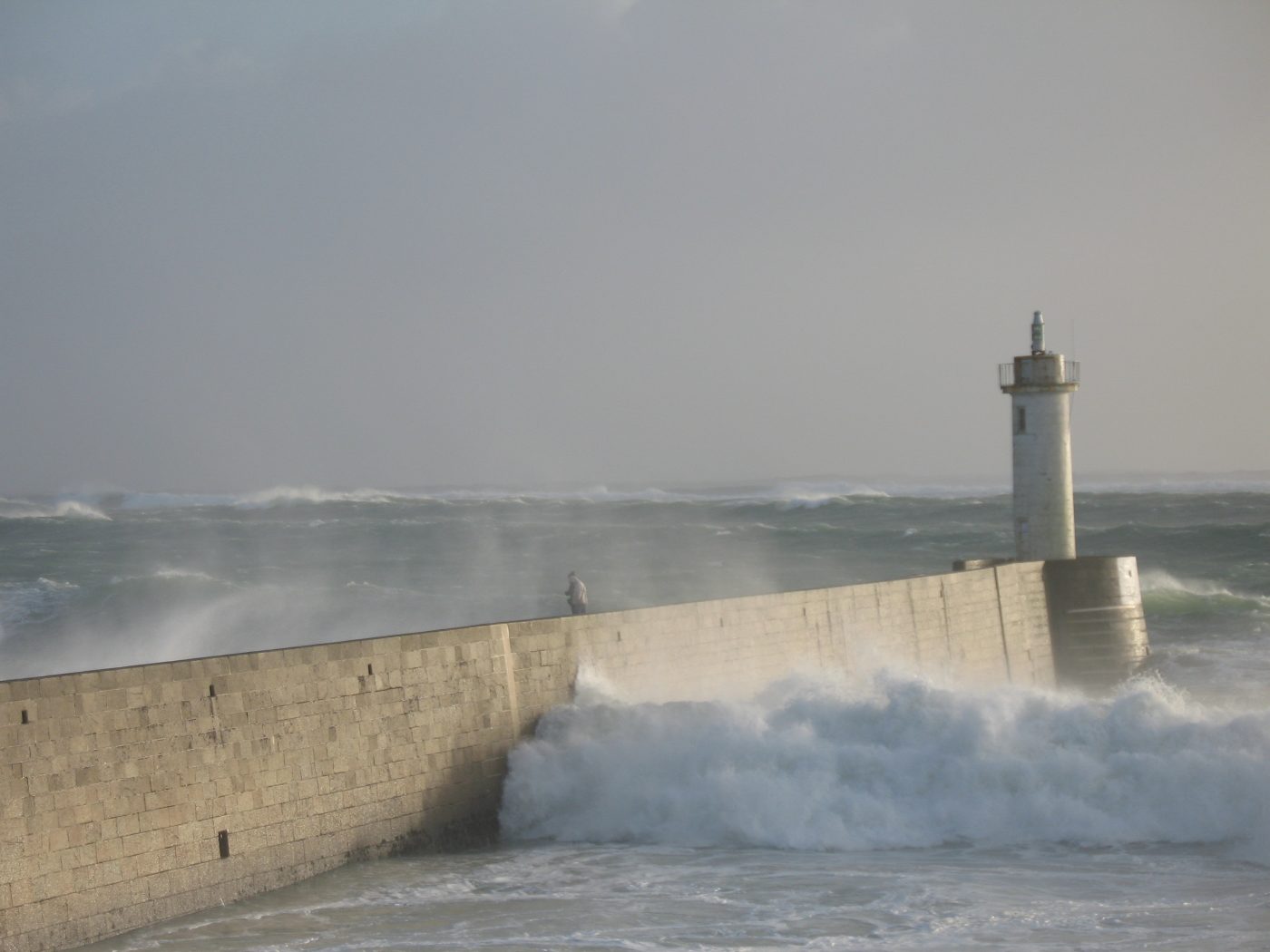 Tempête sur le môle du Raoulic