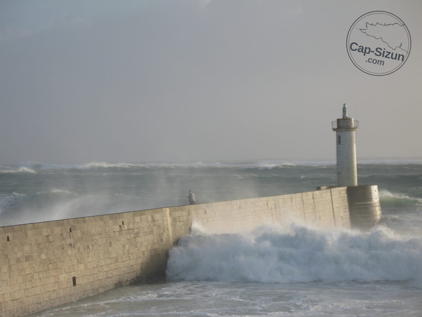 Tempête sur le môle du Raoulic