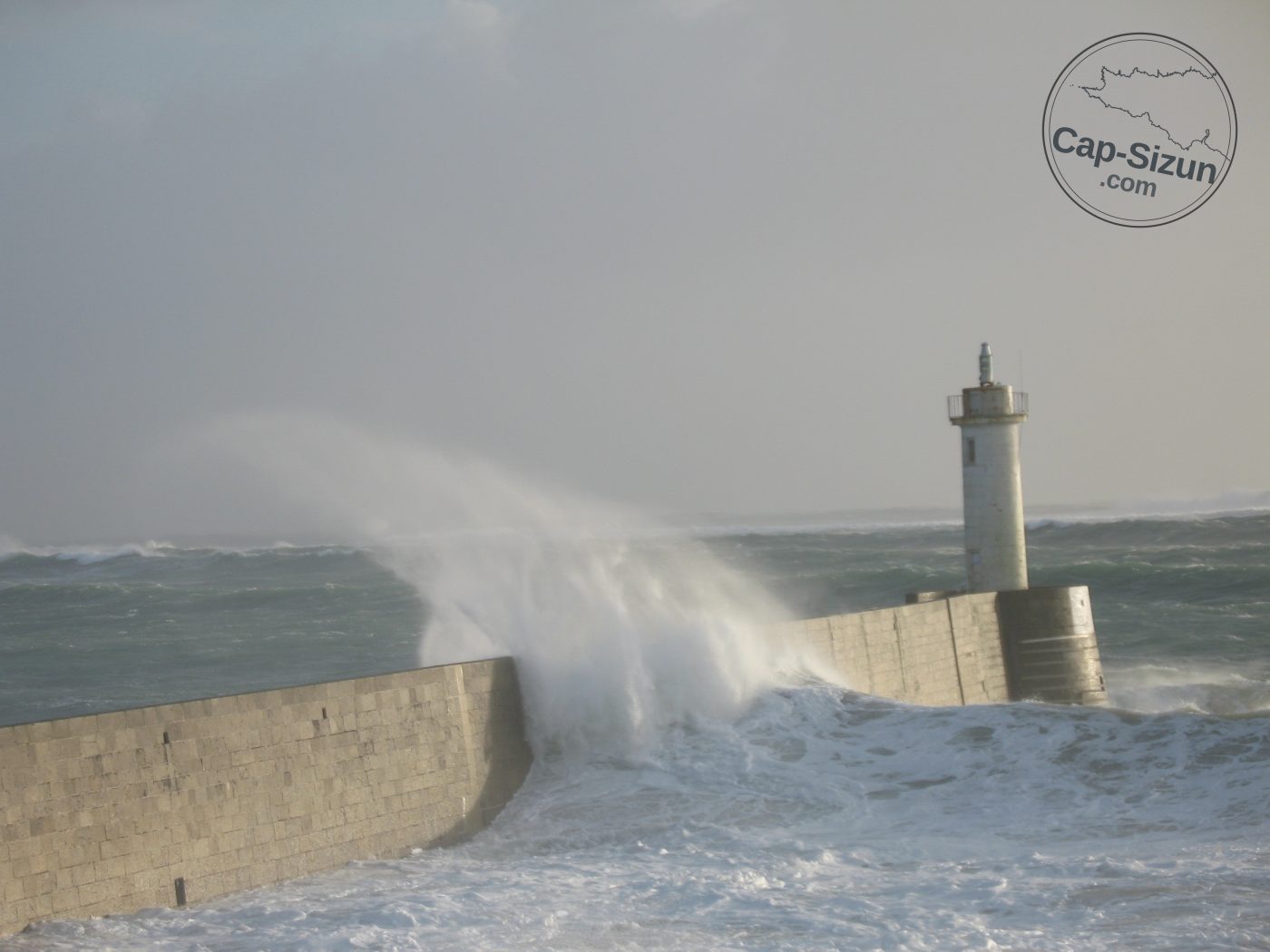 Tempête sur le môle du Raoulic