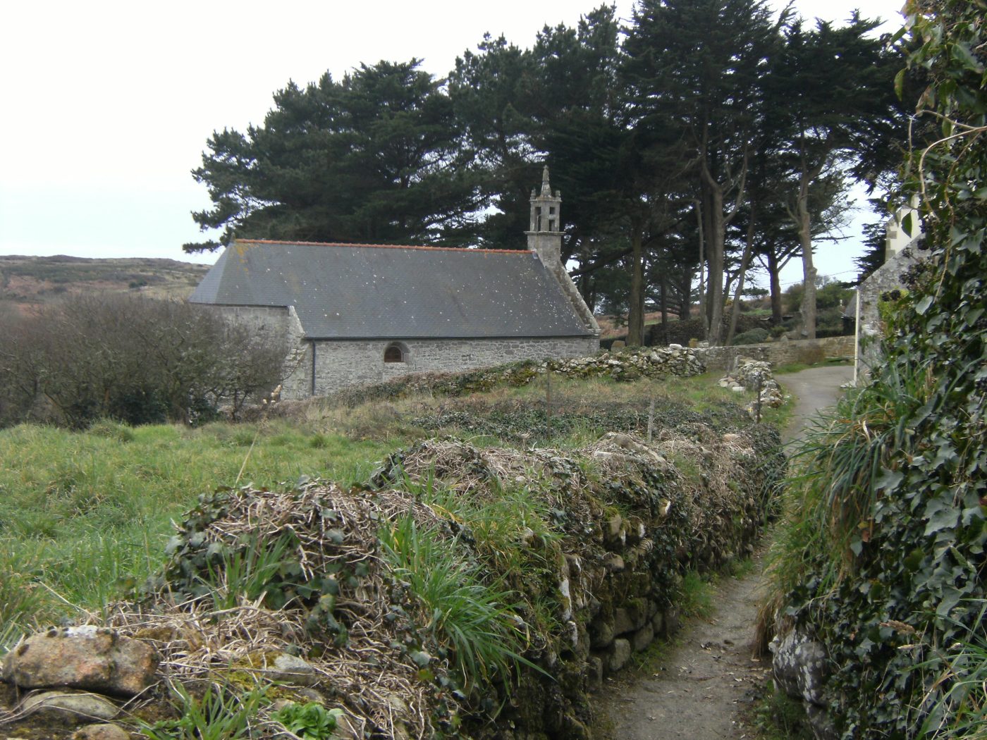 La chapelle Saint Michel en Plogoff 