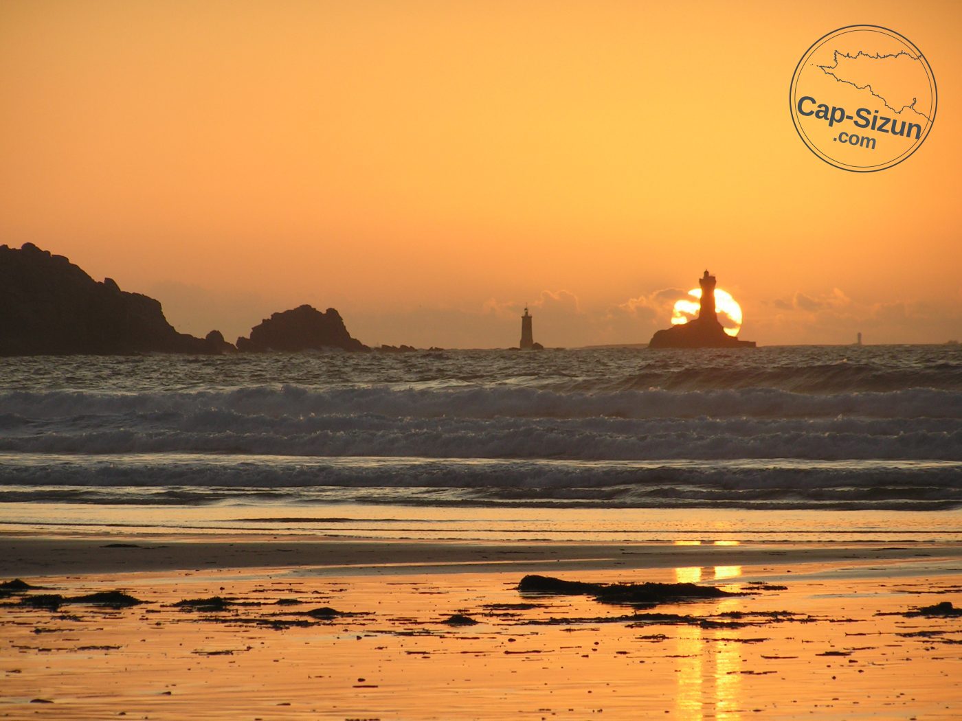Coucher de soleil sur le phare de la Vieille