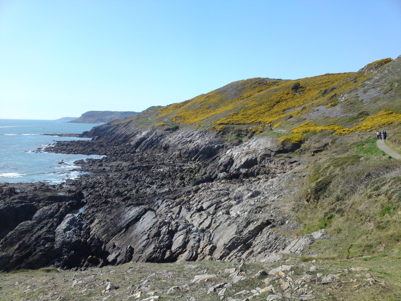 Sur la cote sud du Pays de Galles. War an aod er su Bro Gembre