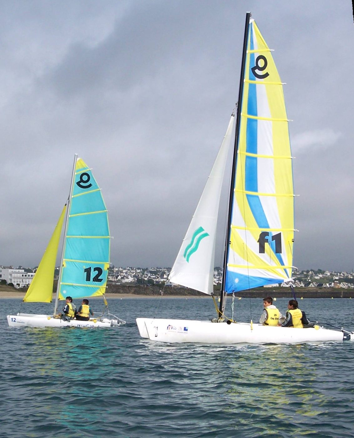 Catamarans devant Tescadec