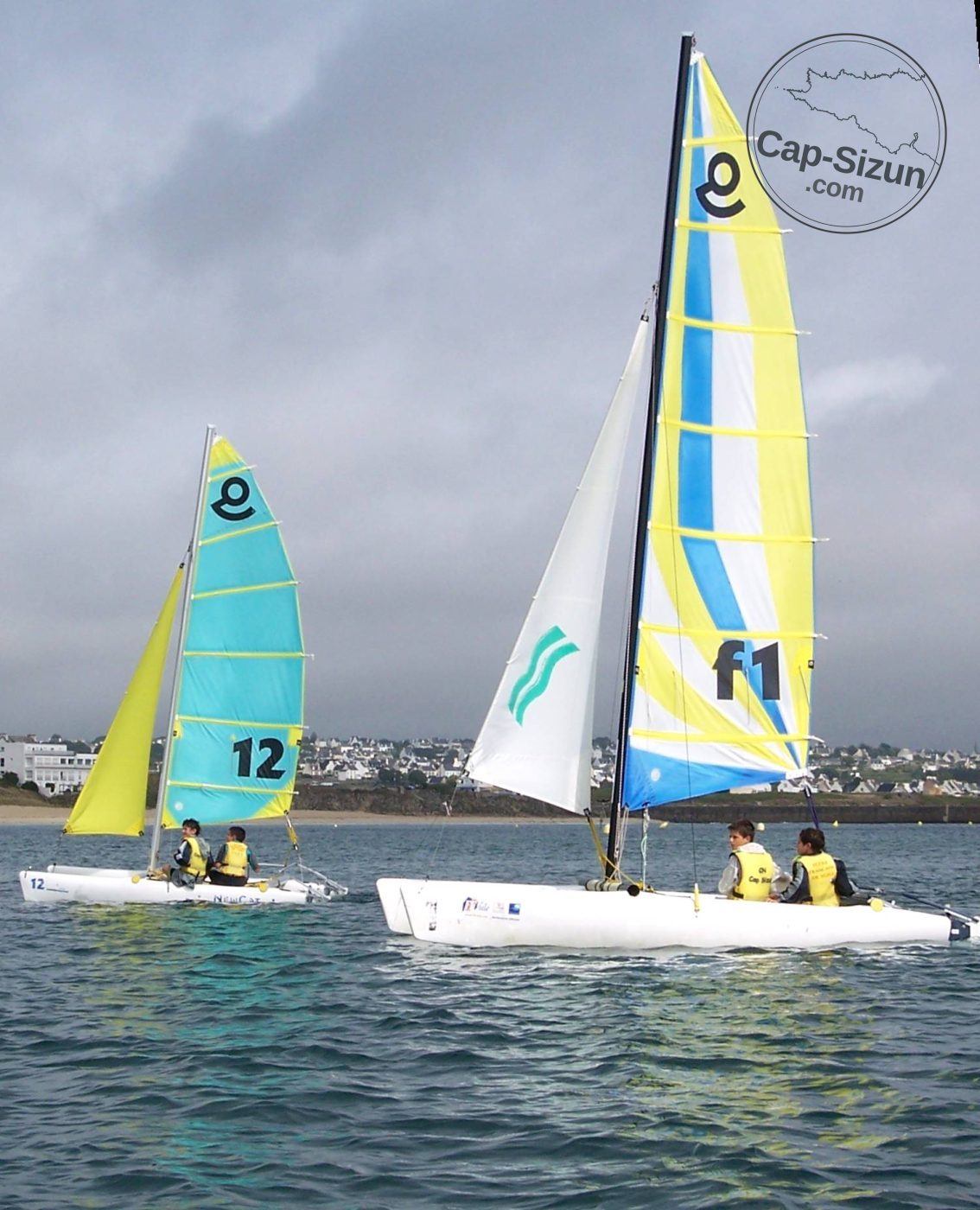 Catamarans devant Tescadec