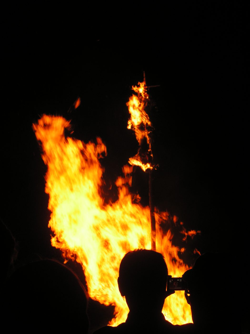 Le feu de la Saint Jean de Brézellec